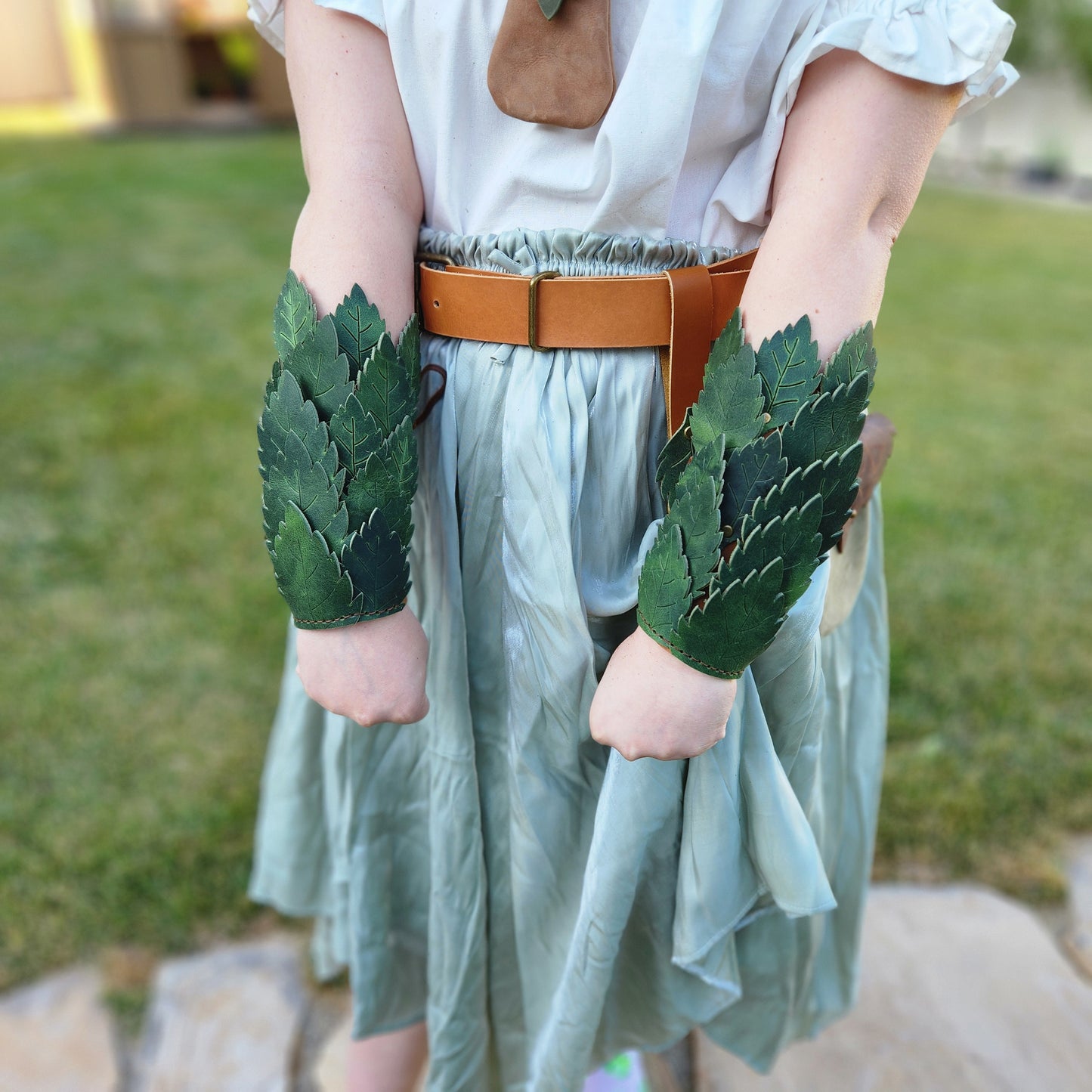Beginner Fairy Leaf Bracer Pattern – Oak and Simple Leaf Leather Cuff PDF | DIY Arm Guard - Simple Good Leather