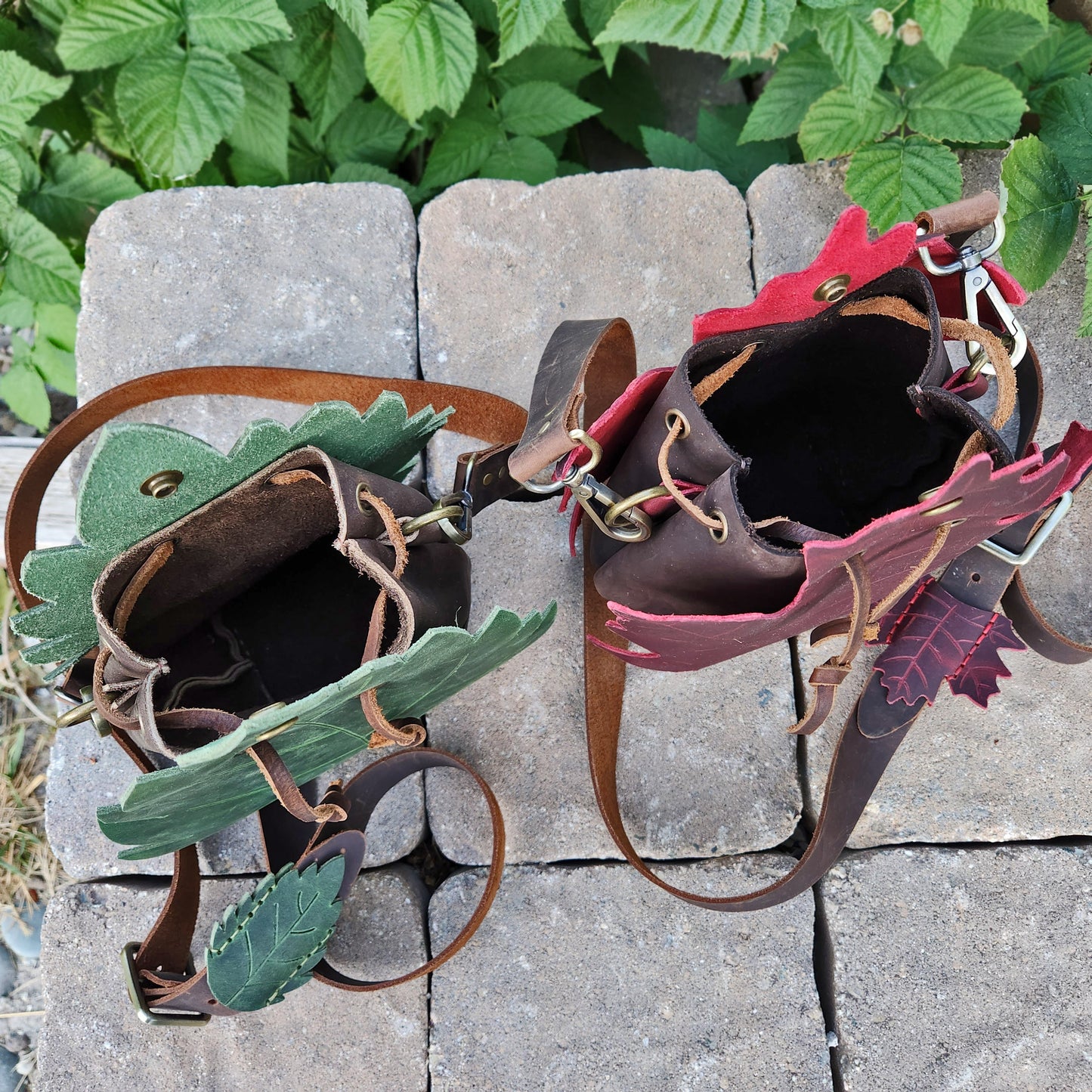 Fairy Leaf Purse - Leather pouch pattern - DIY PDF with Maple & Simple Leaf Designs - Fantasy drawstring bag for Elves, DnD, LARP, Cosplay - Simple Good Leather
