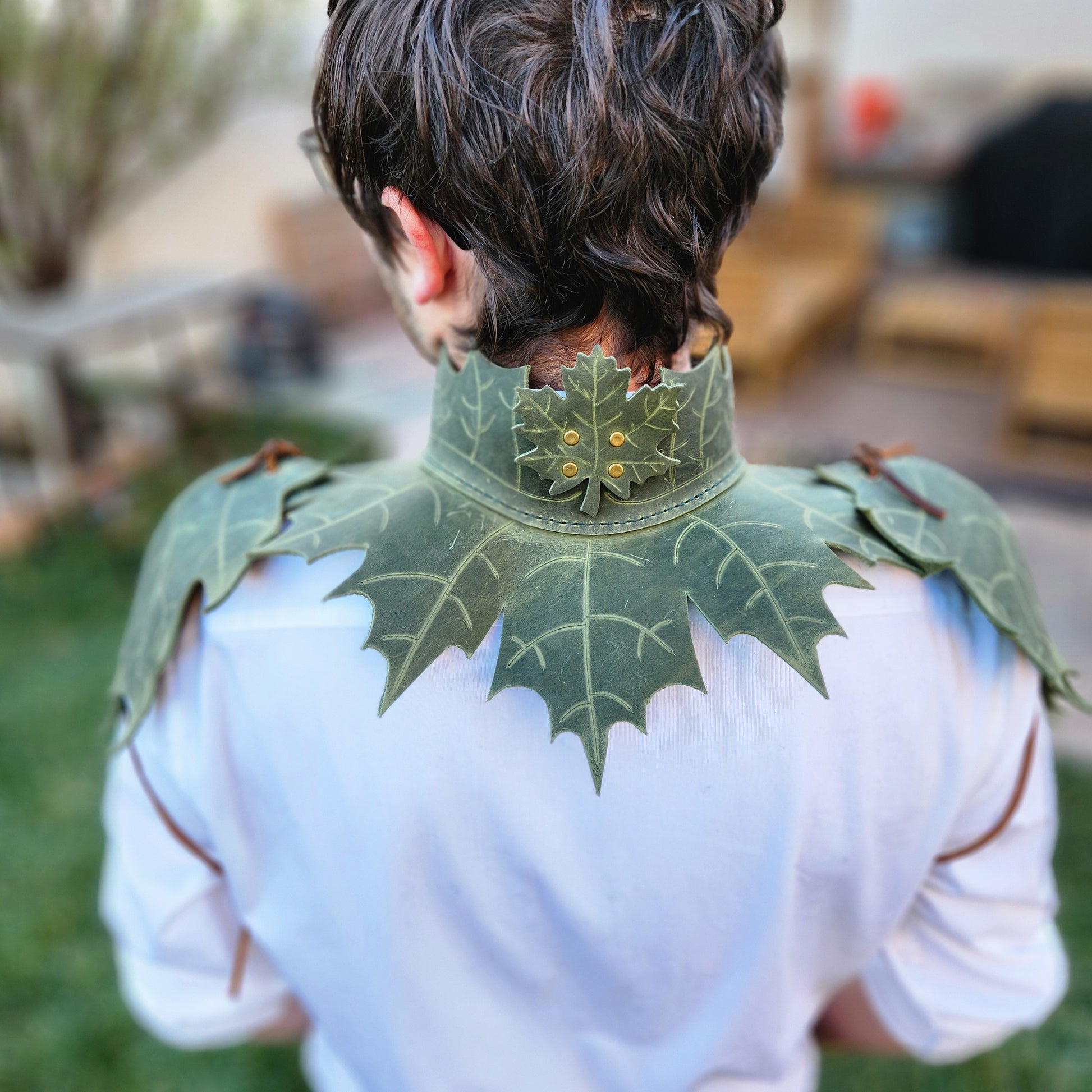 Fairy Leaf Neck and Shoulder Armor - 3 Sizes included in the pattern - DIY PDF Patterns and Video Tutorial - Maple leaf Elf Fae Cosplay LARP - Simple Good Leather