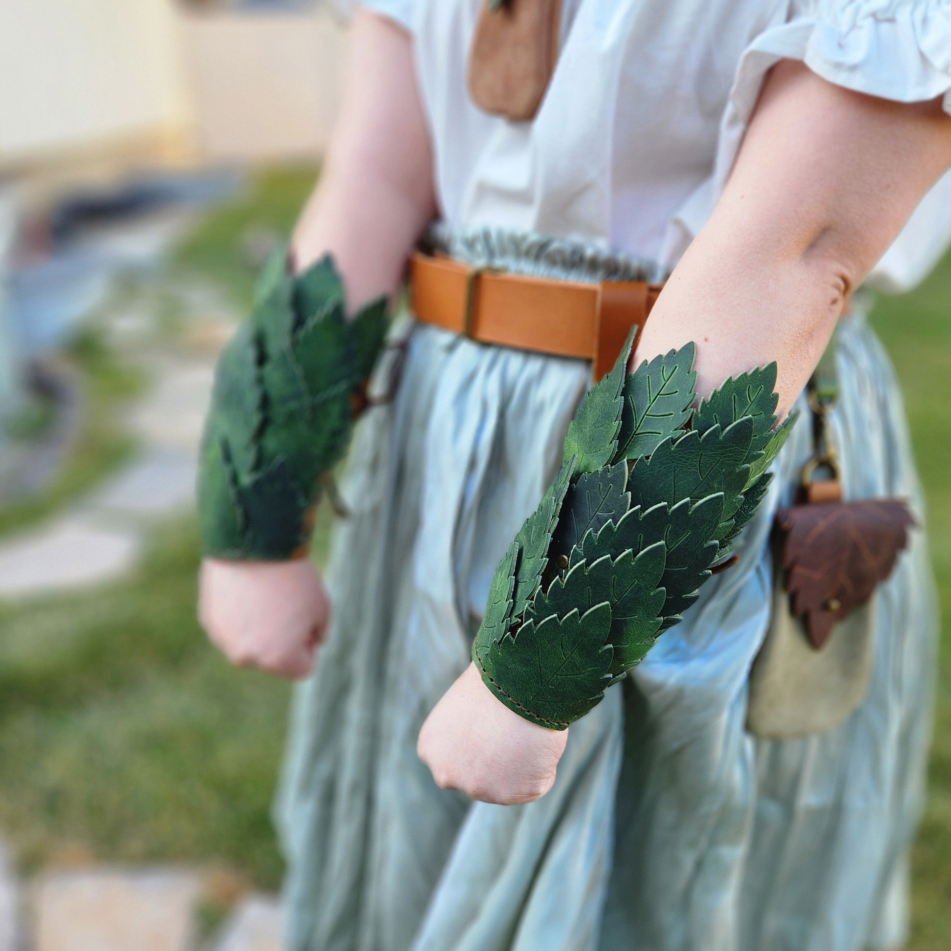 Beginner Fairy Leaf Bracer Pattern – Oak and Simple Leaf Leather Cuff PDF | DIY Arm Guard - Simple Good Leather