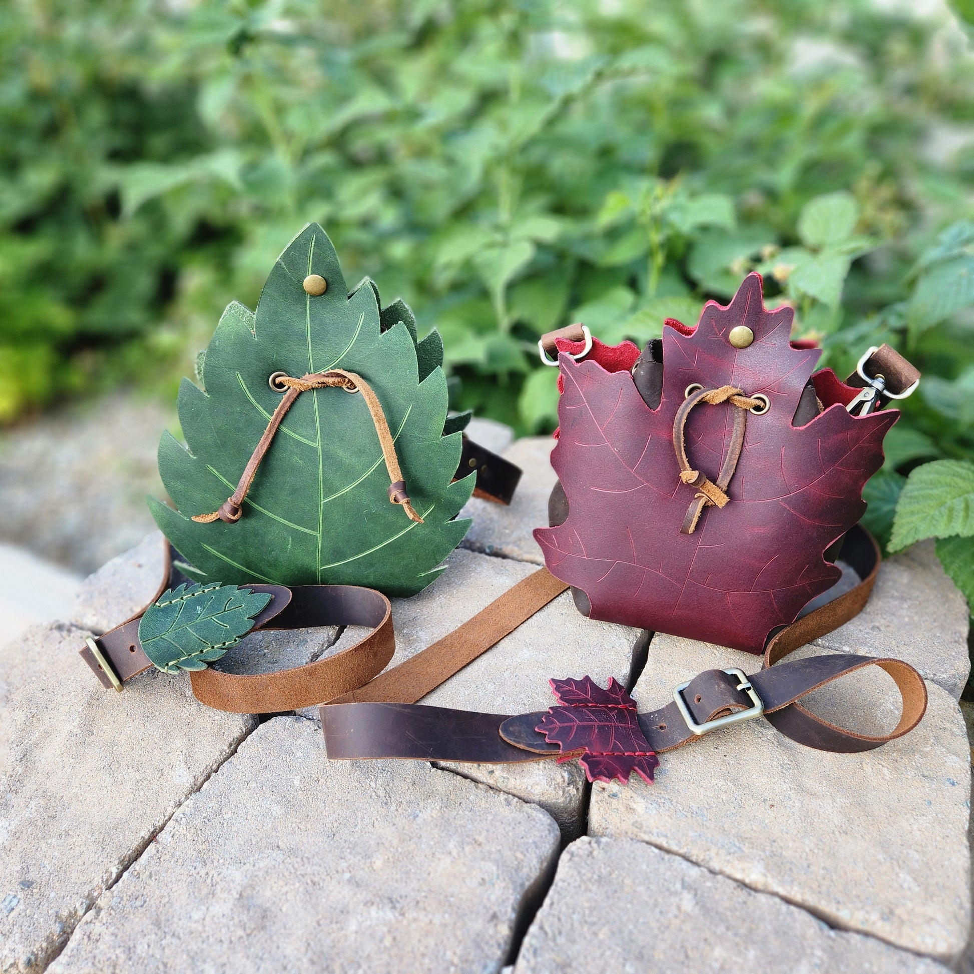 Fairy Leaf Purse - Leather pouch pattern - DIY PDF with Maple & Simple Leaf Designs - Fantasy drawstring bag for Elves, DnD, LARP, Cosplay - Simple Good Leather
