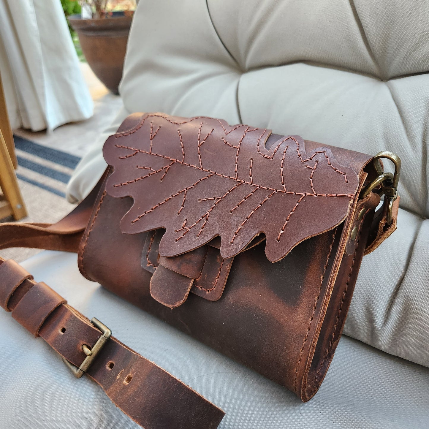 Oak Leaf Purse Pattern and Tutorial with free bonus version - DIY Cross Body Purse PDF Pattern  - a playfully subtle Autumn purse - Simple Good Leather