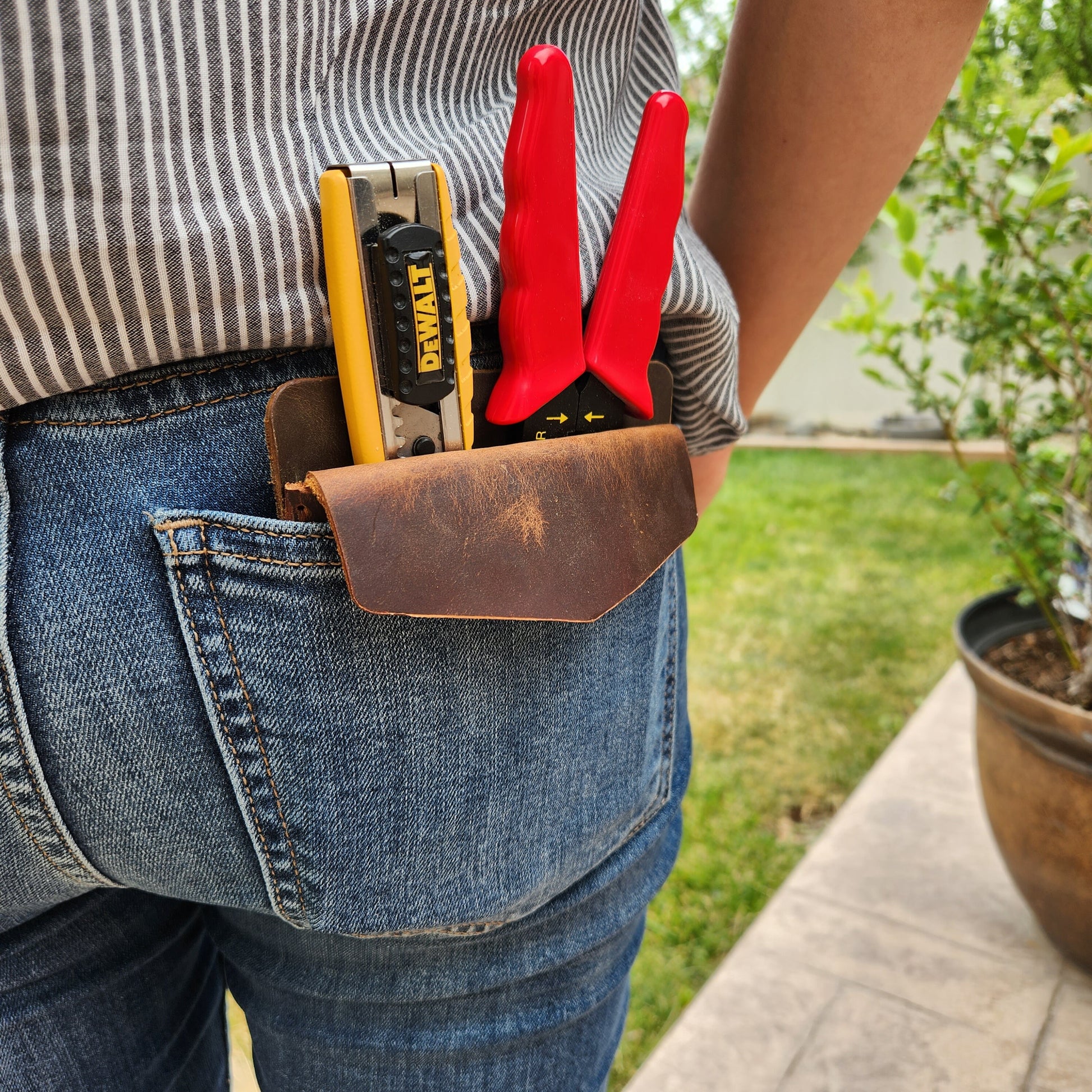 Back Pocket Protector - Two Sizes - DIY Leather Pattern  - PDF Download - Leather Pocket Holster pattern with Video Tutorial - Simple Good Leather