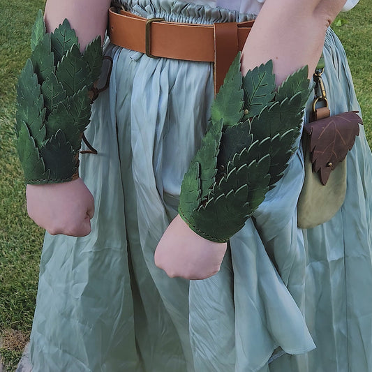 Beginner Fairy Leaf Bracer Pattern – Oak and Simple Leaf Leather Cuff PDF | DIY Arm Guard