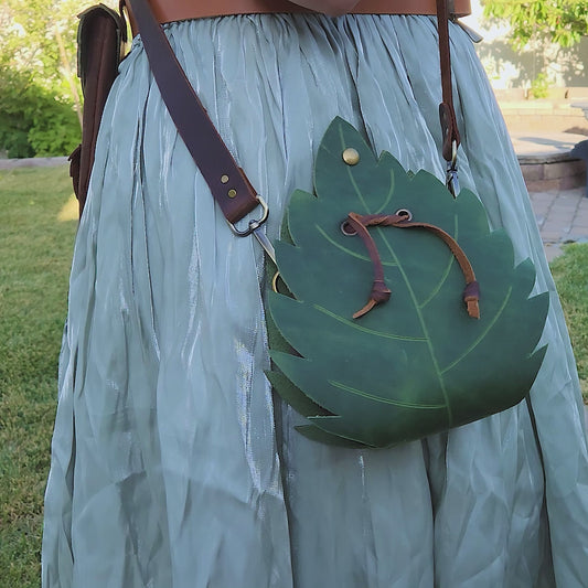 Fairy Leaf Purse - Leather pouch pattern - DIY PDF with Maple & Simple Leaf Designs - Fantasy drawstring bag for Elves, DnD, LARP, Cosplay